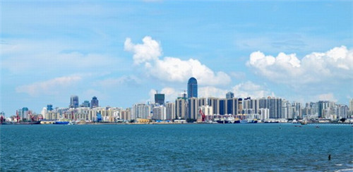 草原上的主宰是什么歌（草原上的主人叫什么）